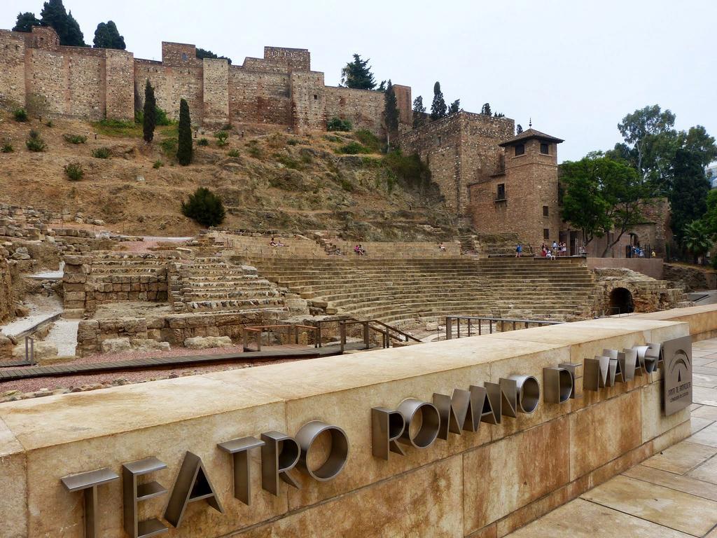 Teatro Cervantes Sigloxxi Apartment Malaga Bagian luar foto